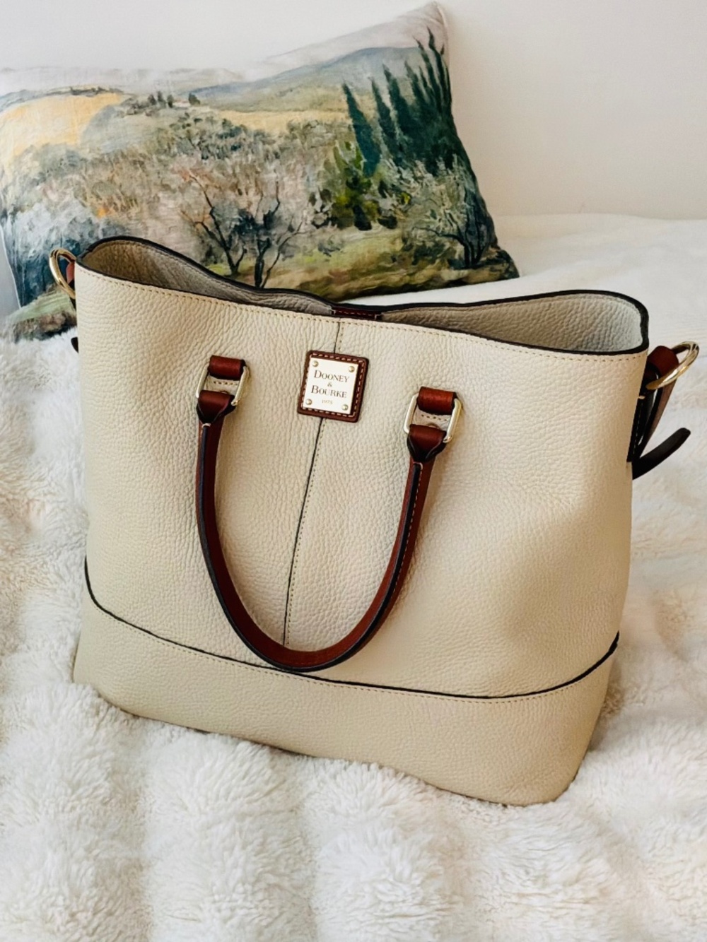 NWOT Dooney & Bourke Pebble Grain Chelsea Shopper Bag - Bone/White